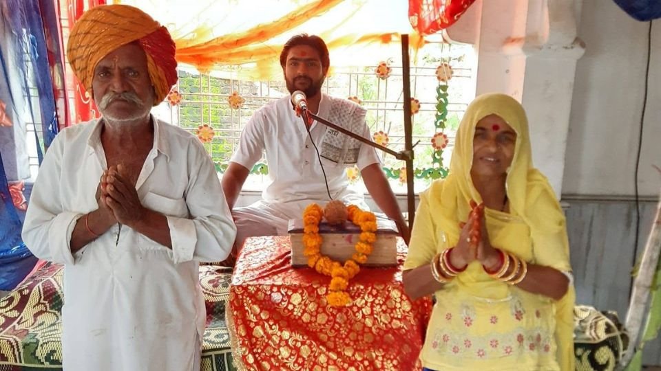 Religious ceremony and mantra chanting by Pt. Madhusudan Chaturvedi